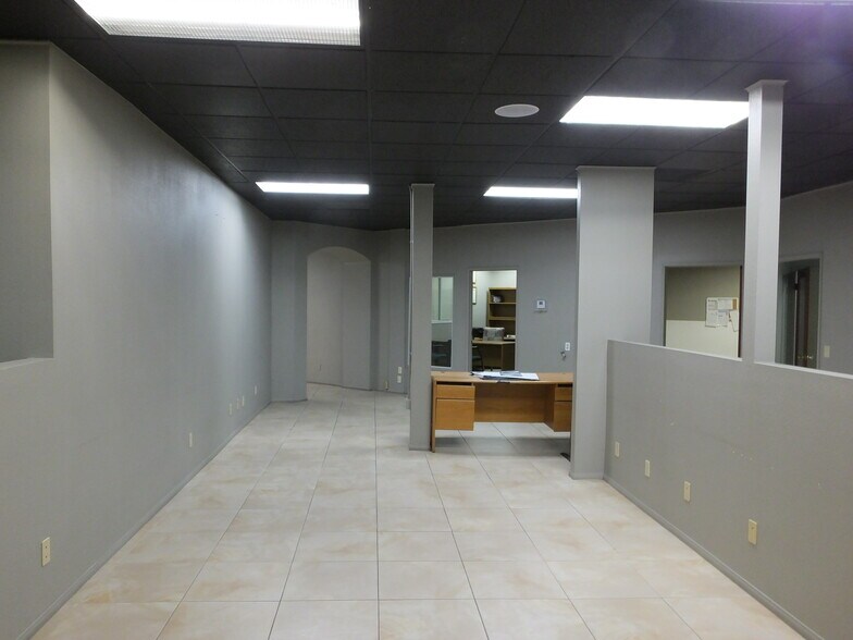 More Photos Of 44143-44147 20th St W, Lancaster Medical For Sale