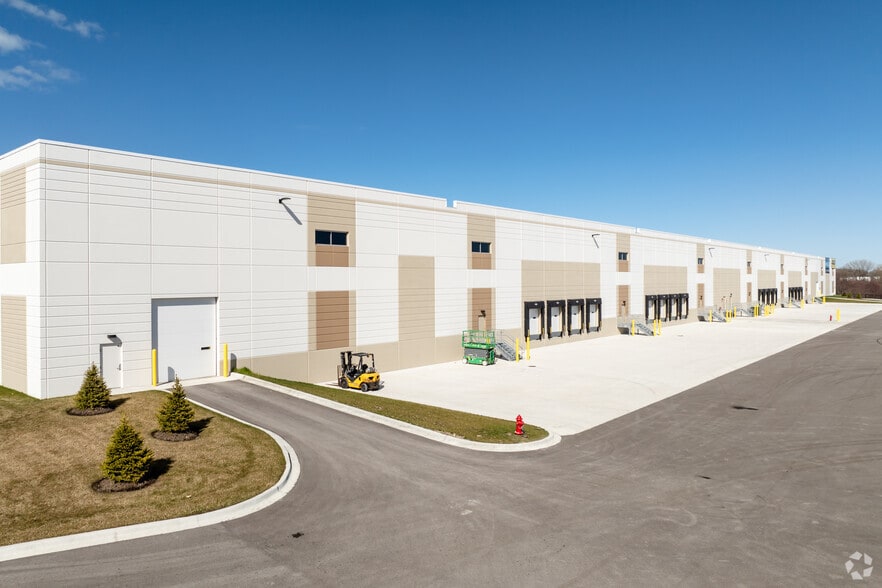 More Photos Of 3010 Longmeadow Pky, Algonquin Distribution For Lease