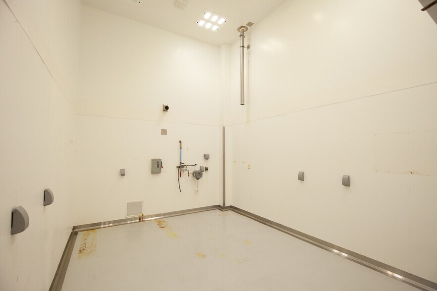 More Photos Of 1001 S 3rd St W, Missoula Manufacturing For Sale