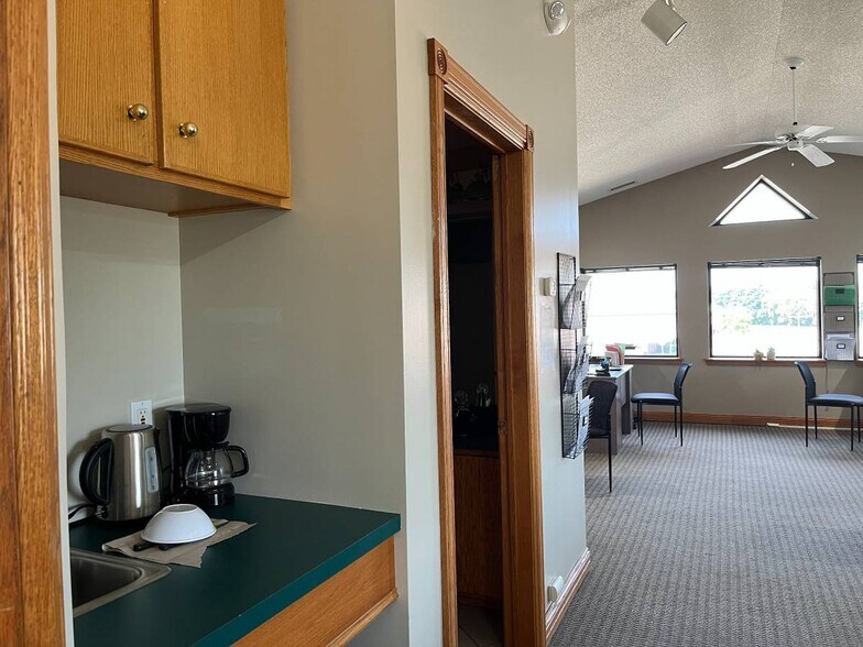 More Photos Of 1435 Division St, Waite Park Convenience Store For Lease