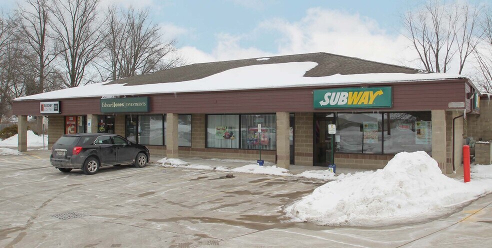 More Photos Of 516 N Main St, Grafton Freestanding For Lease