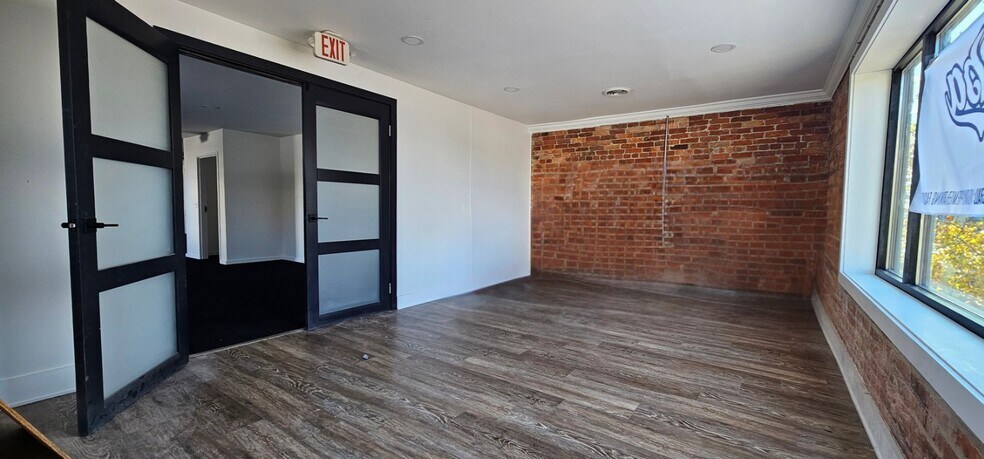 More Photos Of 223 17th St, Virginia Beach Storefront Retail Office For Sale