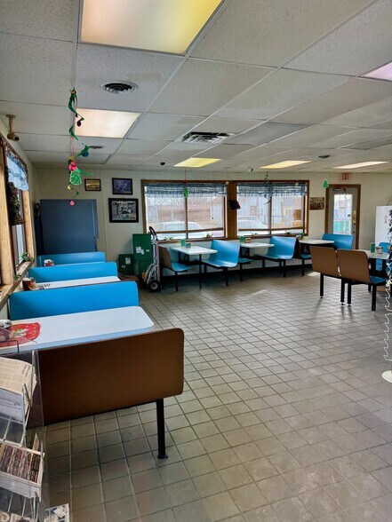 More Photos Of 203 W Main St, Drakesville Fast Food For Sale