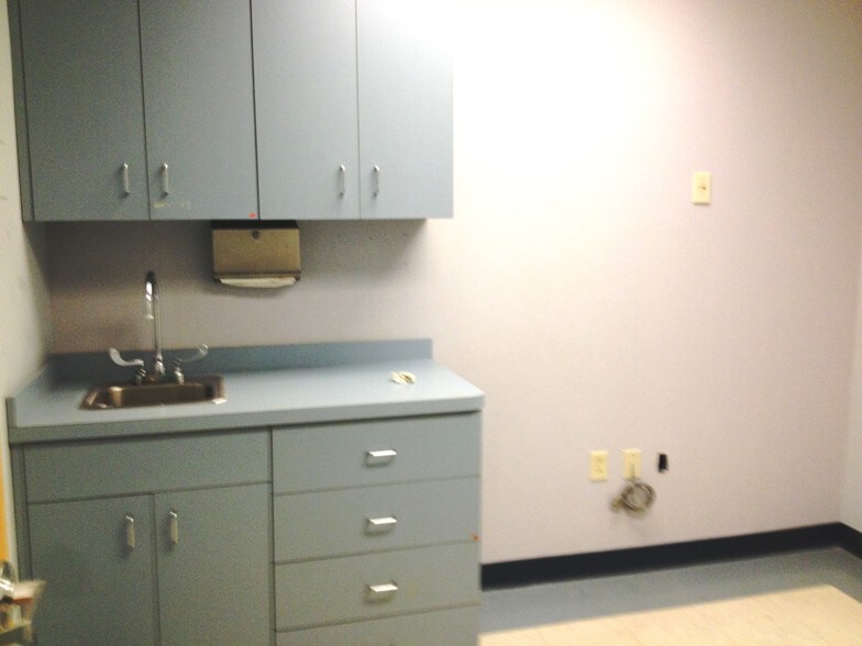 More Photos Of 40 Route 94 N, Vernon Medical For Lease