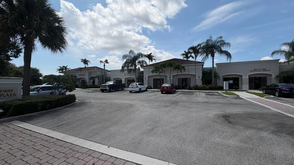 More Photos Of 610-628 SE Central Pky, Stuart Medical For Lease