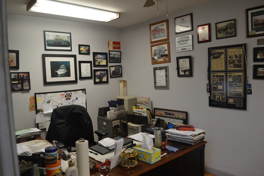 More Photos Of 328 E Main St, Tuckerton Flex For Sale