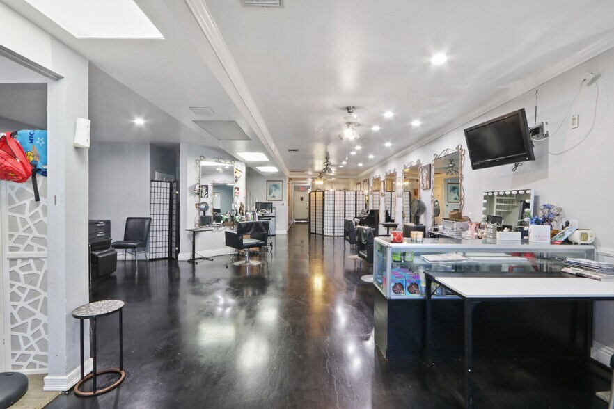 More Photos Of 2517 W Beverly Blvd, Montebello Storefront Retail Residential For Sale