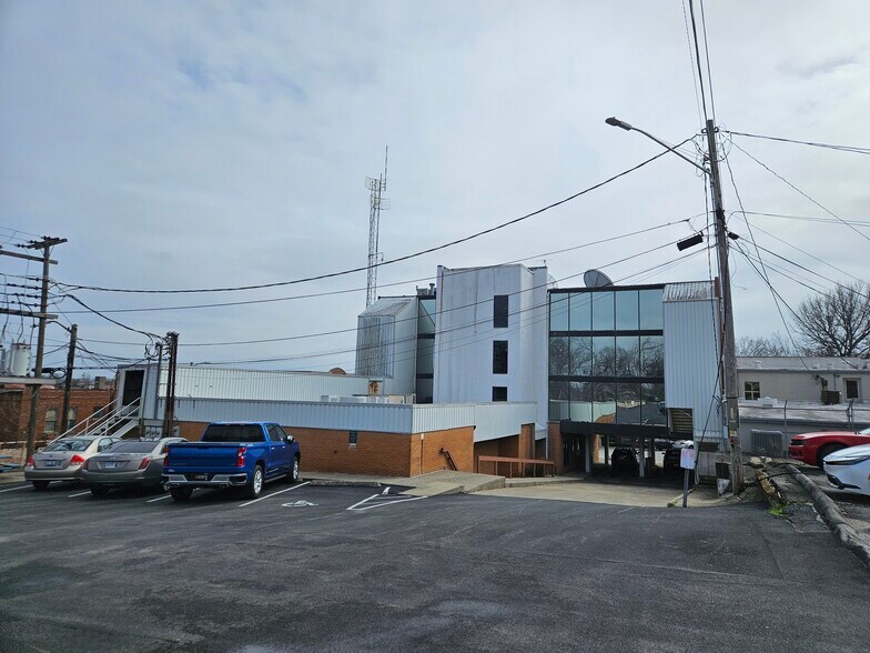 More Photos Of 113 W Public Sq, Glasgow Office For Sale