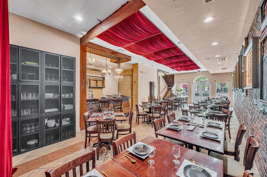 More Photos Of 223 Valencia Ave, Coral Gables Restaurant For Lease