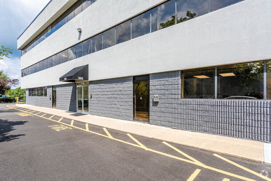 More Photos Of 333 Littleton Rd, Parsippany Office For Lease