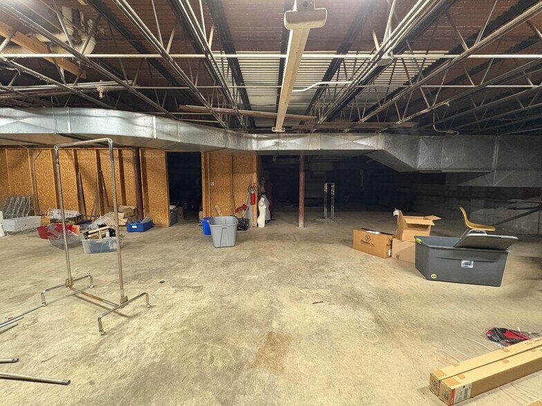 More Photos Of 1202 NW 4th St, Grand Rapids Freestanding For Sale