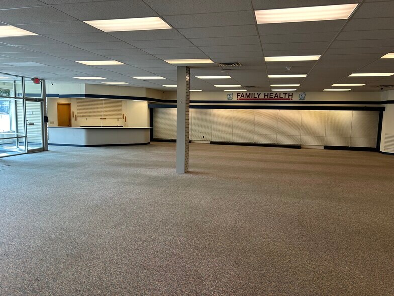 More Photos Of 815 N Main St, Oregon Freestanding For Lease