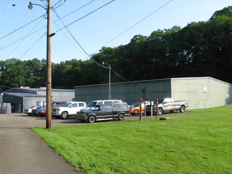 More Photos Of 6550 W Ridge Rd, Erie Warehouse For Lease