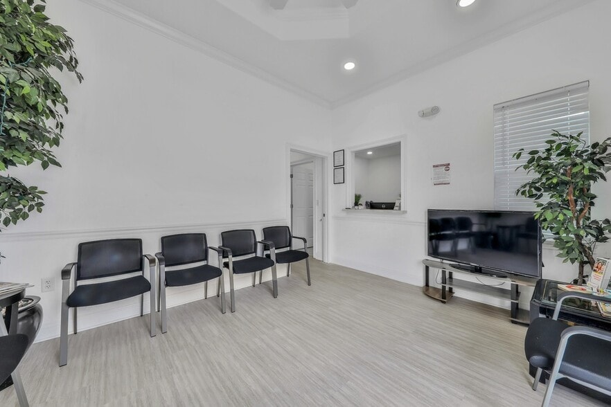 More Photos Of 6100 Greenland Rd, Jacksonville Medical For Sale