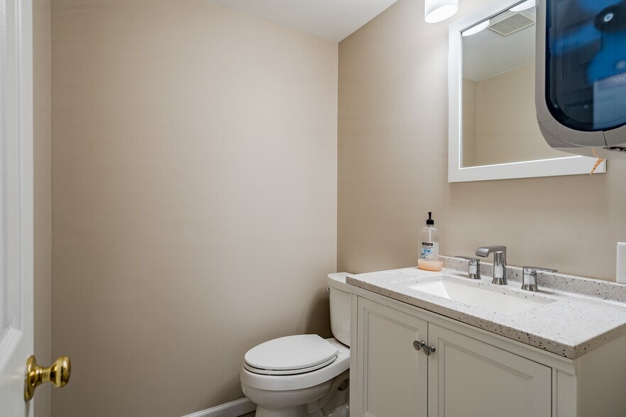 More Photos Of 1512 W Main St, Collegeville Office For Lease