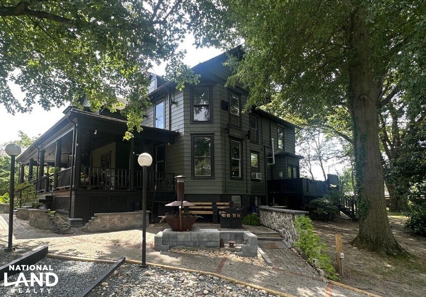 More Photos Of 4 S 1st St, Denton Specialty For Sale