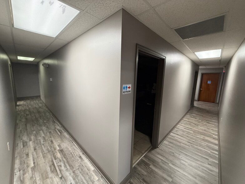 More Photos Of 1955 Opelika Rd, Auburn Storefront For Sale