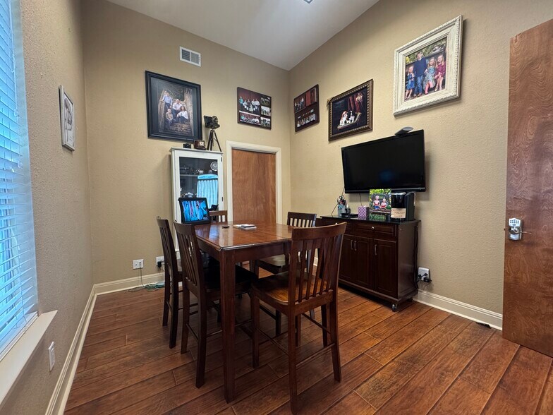 More Photos Of 3214 Great Valley Dr, Cedar Park Office For Lease