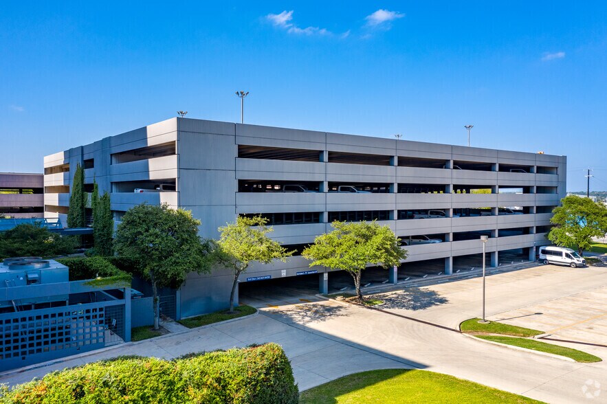 More Photos Of 10101 Reunion Pl, San Antonio Unknown For Lease