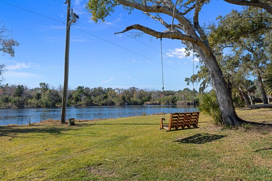 More Photos Of 8301 Congress St, Port Richey Flex For Sale