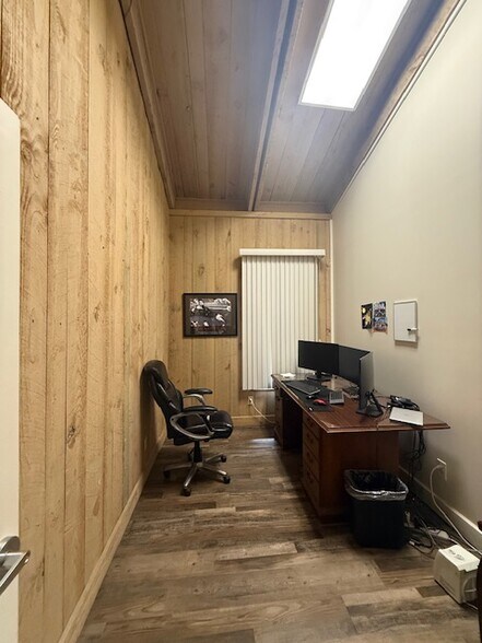 More Photos Of 725 S J St, Pensacola Office Residential For Sale