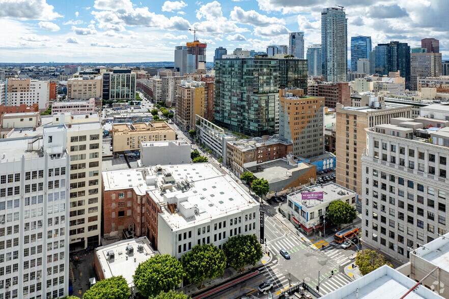 More Photos Of 700 S Main St, Los Angeles Office For Lease