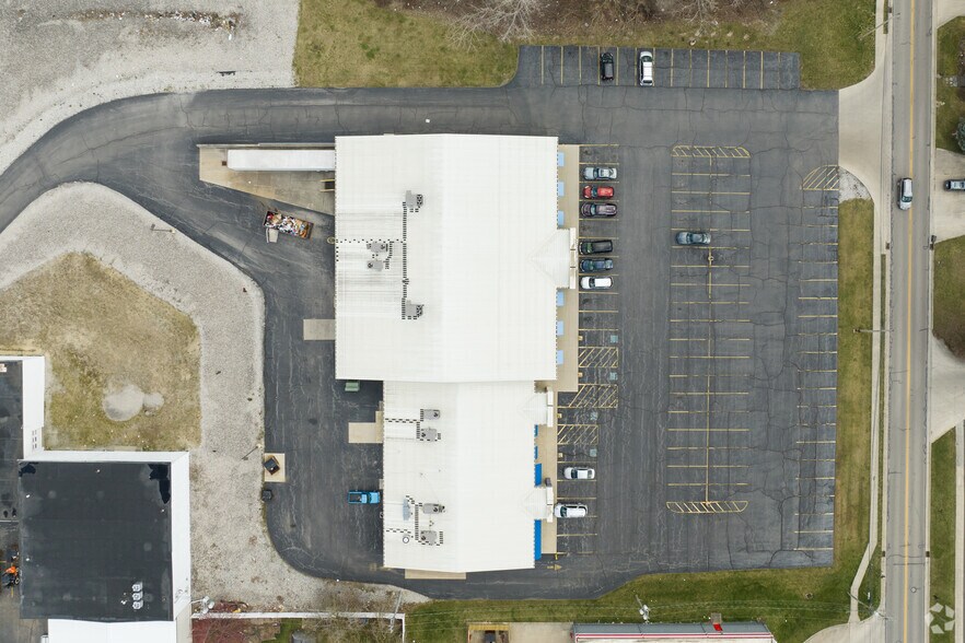 More Photos Of 240 Lagrange St, Napoleon Freestanding For Lease