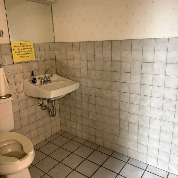 More Photos Of 3 Parkside Ct, Utica Medical For Lease