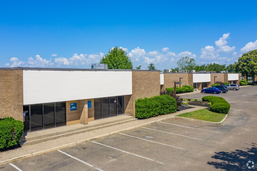 More Photos Of 7905 Browning Rd, Pennsauken Unknown For Lease