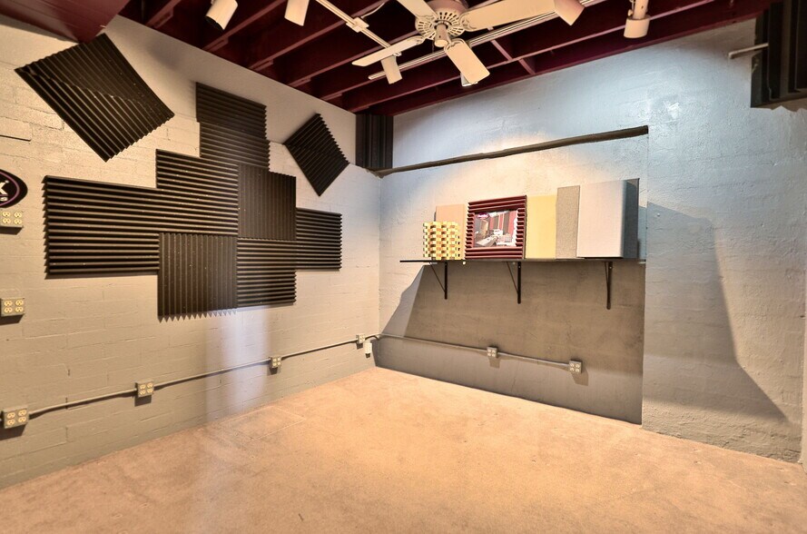 More Photos Of 2641 E McDowell Rd, Phoenix Loft Creative Space For Lease