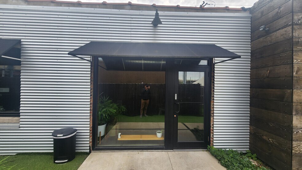 More Photos Of 2814 N California Ave, Chicago Warehouse For Lease