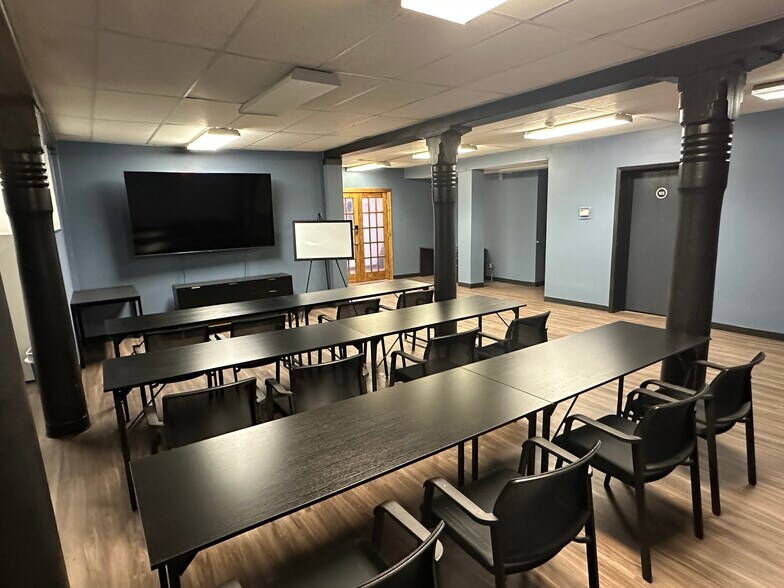 More Photos Of 26 N Broadway, Schenectady Office For Sale