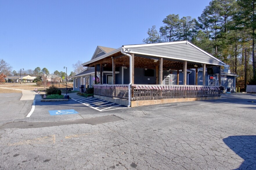 More Photos Of 365-409 Fayette Pl, Fayetteville General Retail For Lease