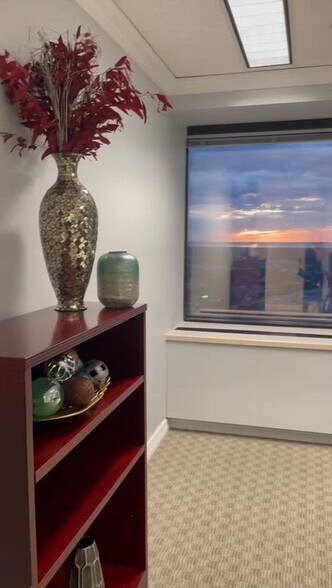 Primary Photo Of 201 N Franklin St, Tampa Office For Lease