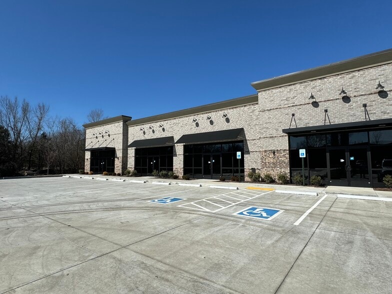More Photos Of 2121 NW Broad St, Murfreesboro Storefront Retail Office For Lease