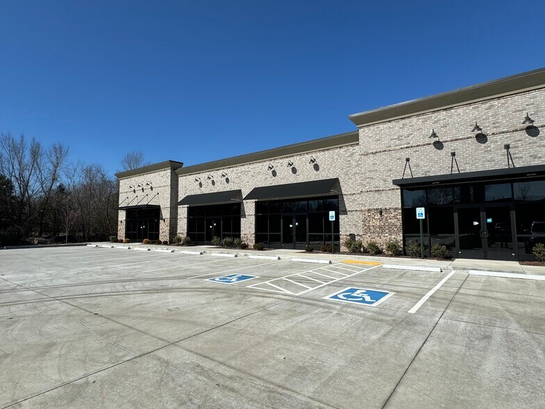 More Photos Of 2121 NW Broad St, Murfreesboro Storefront Retail Office For Lease