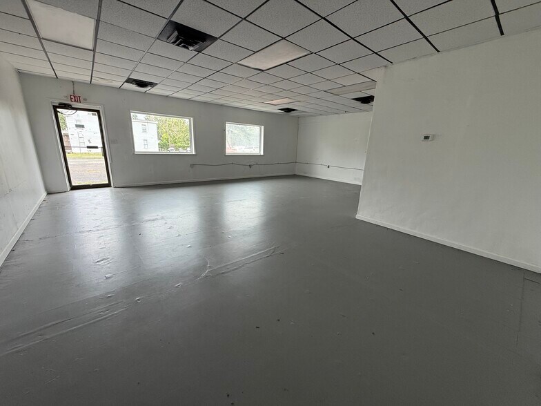 More Photos Of 201-211 Kates Blvd, Millville Freestanding For Lease