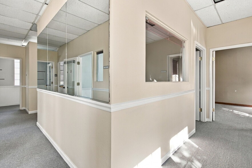 More Photos Of 403 W 11th St, Tracy Office For Sale