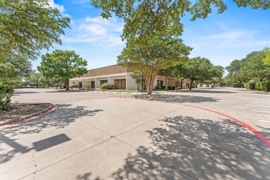 More Photos Of 1111 Digital Dr, Richardson Showroom For Sale