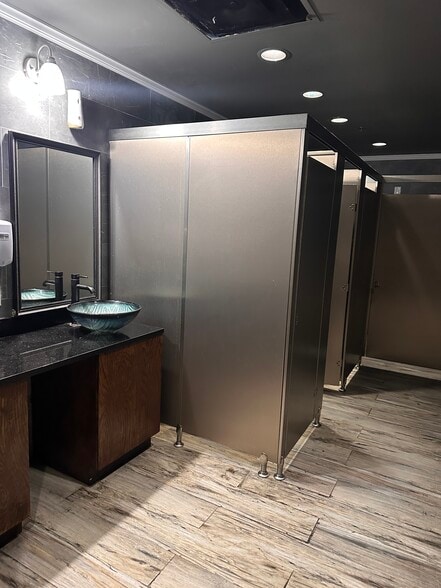 More Photos Of 4050 NW Federal Hwy, Jensen Beach Restaurant For Sale