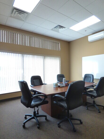 More Photos Of 196 Saint Andrews Dr, Mankato Office For Sale