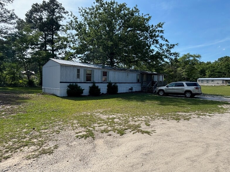 More Photos Of 24 Chase Parker Dr, Linden Multifamily For Sale