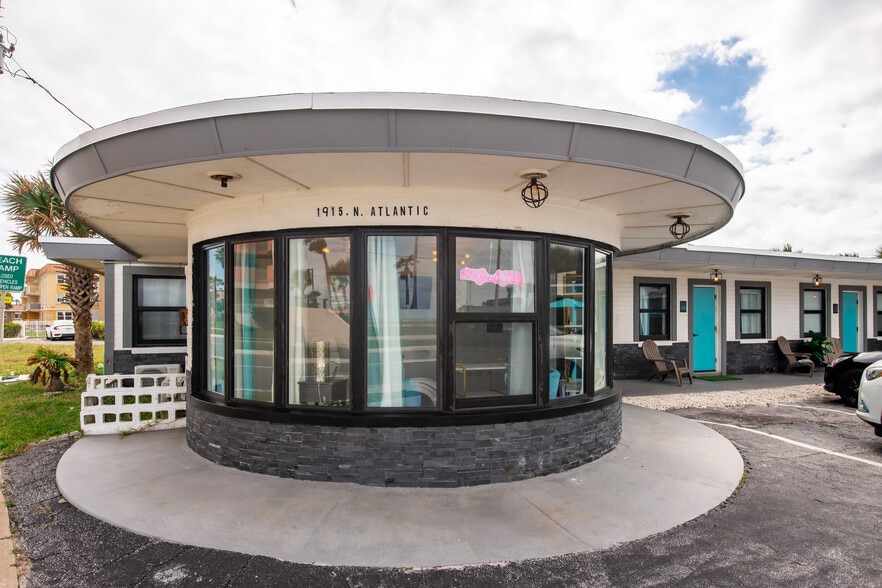 More Photos Of 1915 N Atlantic Ave, Daytona Beach Hotel For Sale