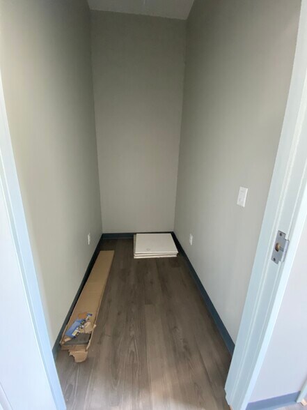 More Photos Of 8083 Vineyard Pky, Kalamazoo Freestanding For Lease