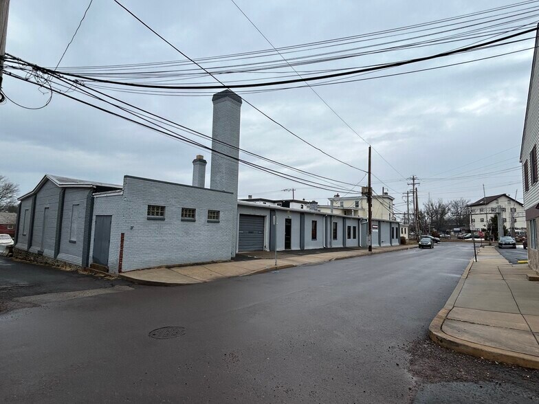 More Photos Of 108 W Montgomery Ave, North Wales Warehouse For Lease
