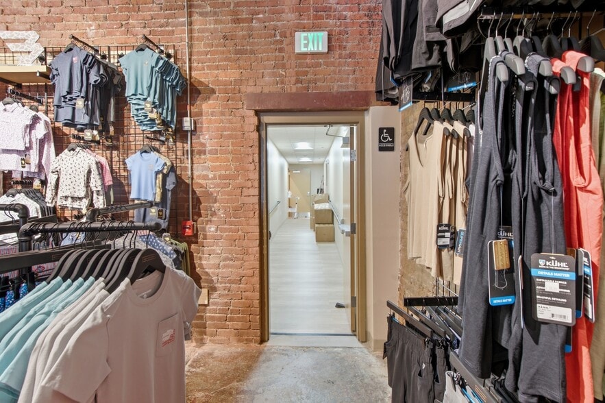 More Photos Of 421 Main St, Franklin Storefront Retail Office For Lease