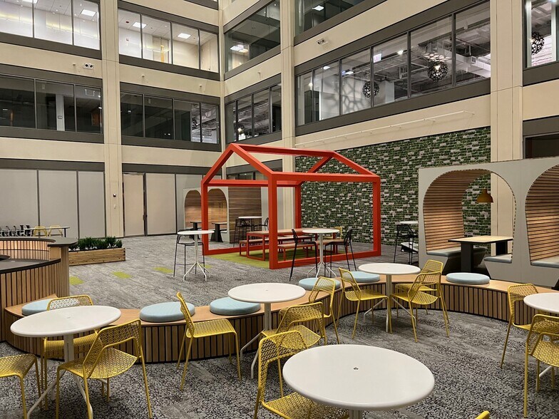 More Photos Of 33 W Monroe St, Chicago Office For Lease