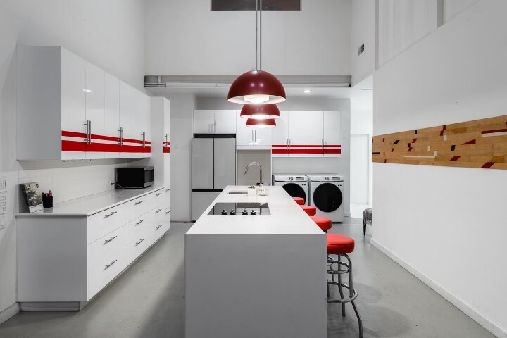 More Photos Of 2100-2106 Pontius Ave, Los Angeles Warehouse For Lease