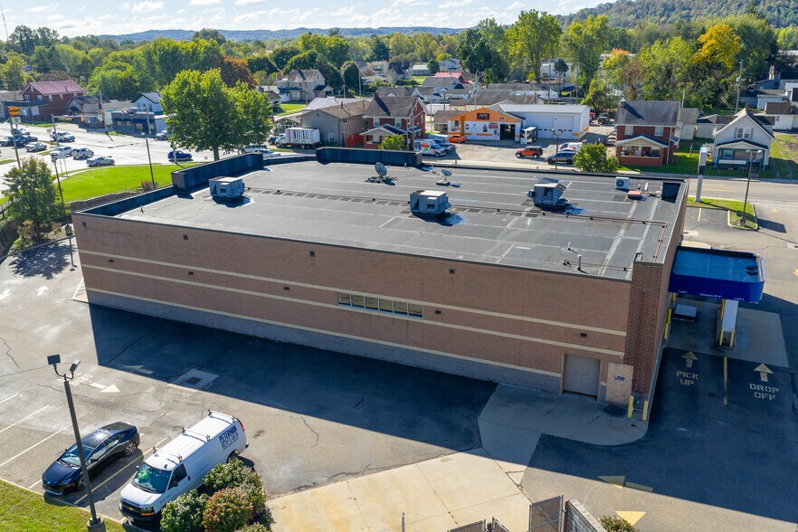More Photos Of 705 W High Ave, New Philadelphia Drugstore For Lease
