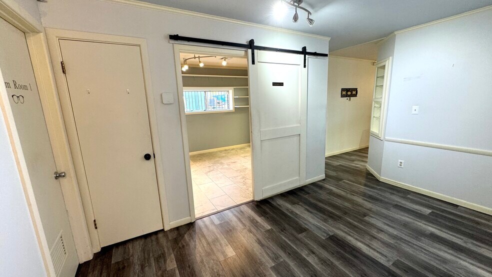 More Photos Of 211 N 5th St, Mcalester Office For Lease